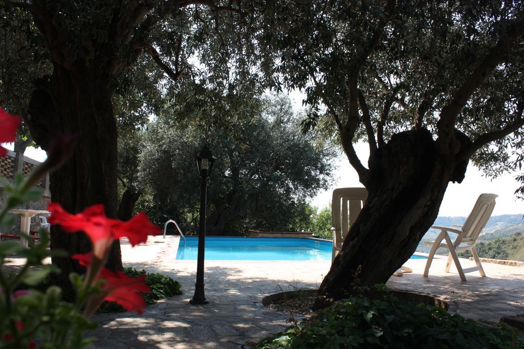 Azienda Agrituristica Biologica Il Querceto Santa Severina Bagian luar foto