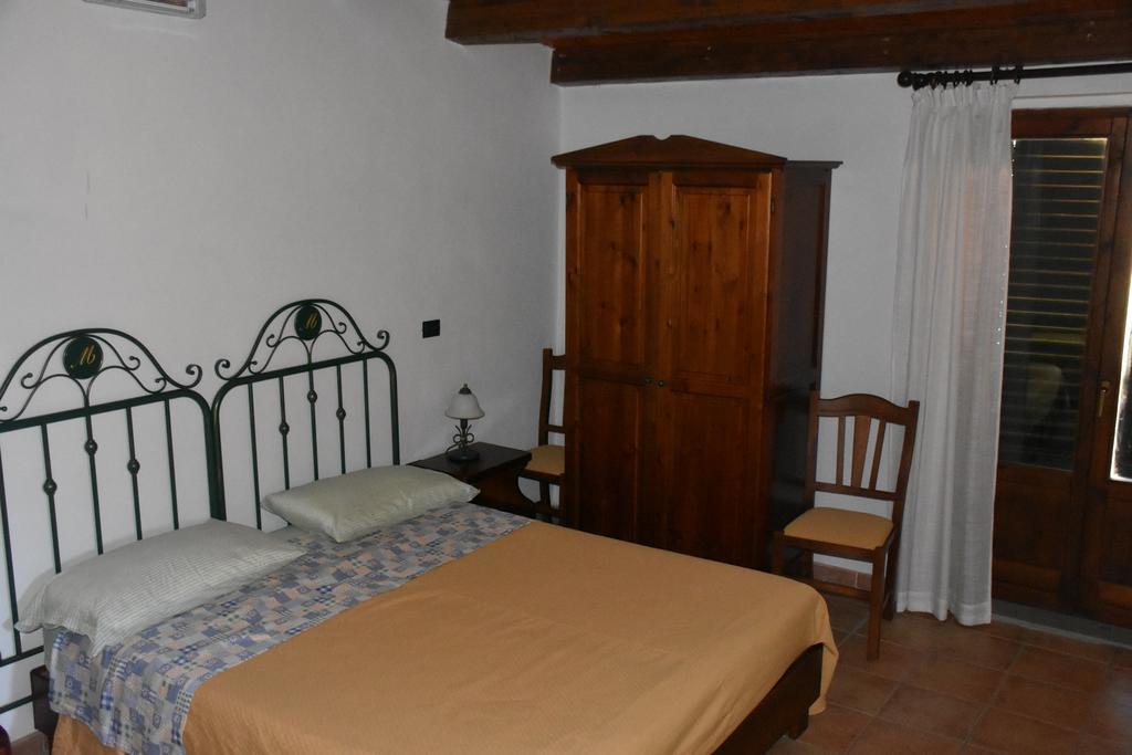 Azienda Agrituristica Biologica Il Querceto Santa Severina Bagian luar foto